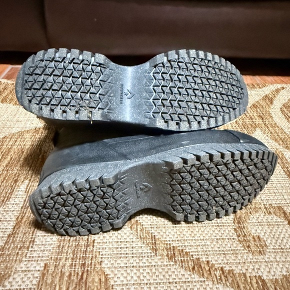 CONVERSE Chuck Taylor All Star Lugged 2.0 Counter Climate
Men’s 7, women’s 9 - Picture 5 of 8